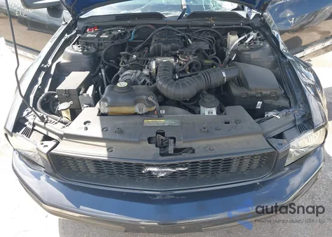 2009 Ford Mustang V6/V6 Premium из США, поврежденный, VIN 1ZVHT80N395126614